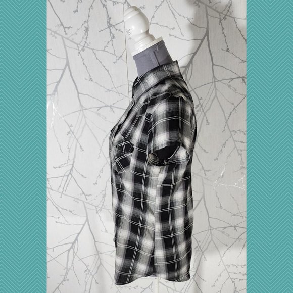 Roper Black Plaid Pearl Snap Western Blouse - Picture 3 of 5